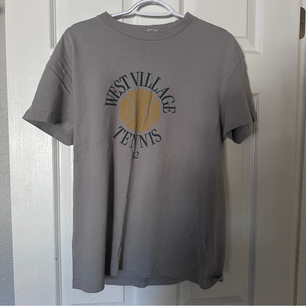 Abercrombie & Fitch Gray Short‑Sleeve Tee with Mustard Tennis Graphic
